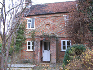 The curious 'pediment' at Old Keepers