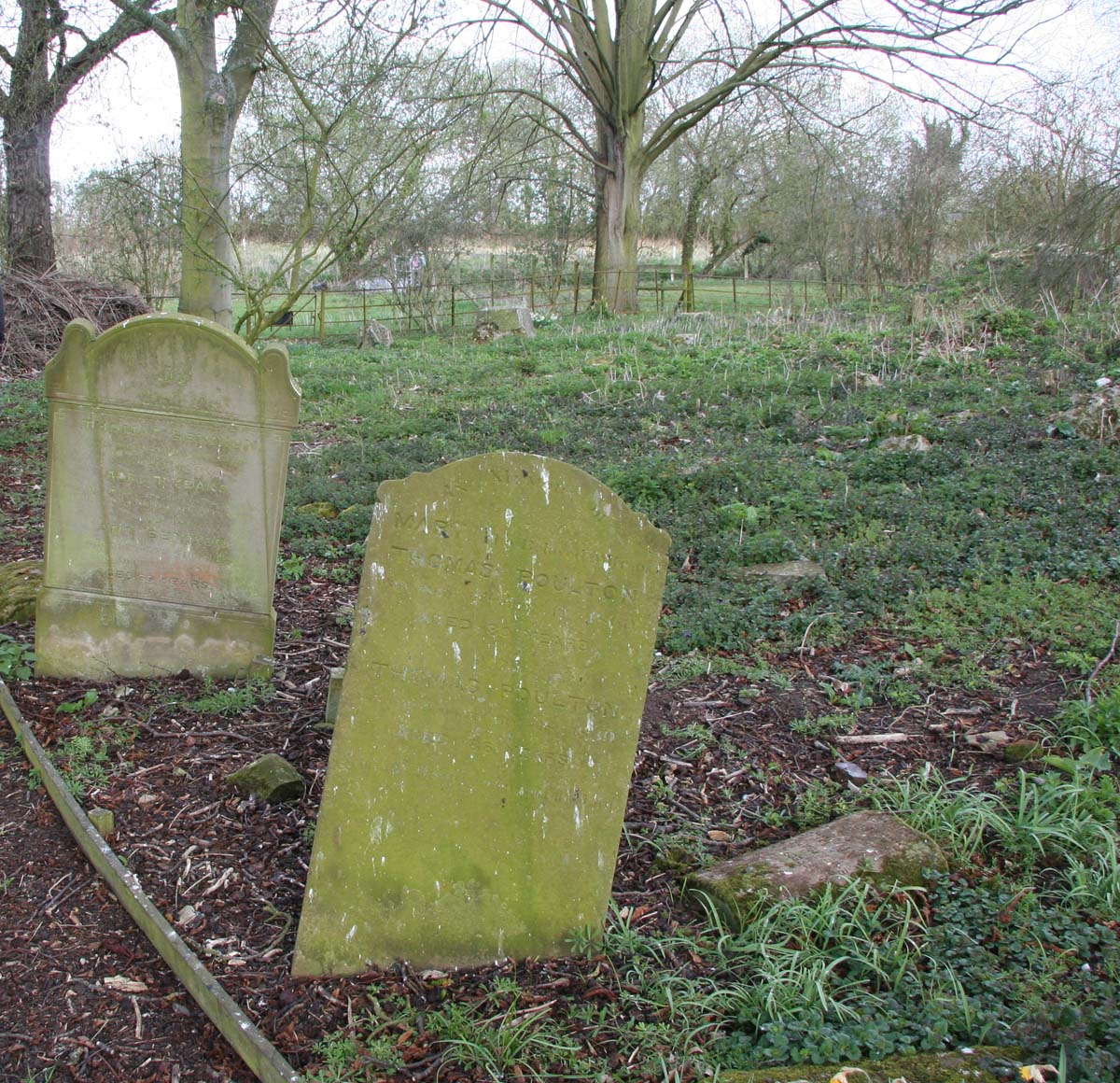 Gravestones in Stoke Mandeville old churchyard